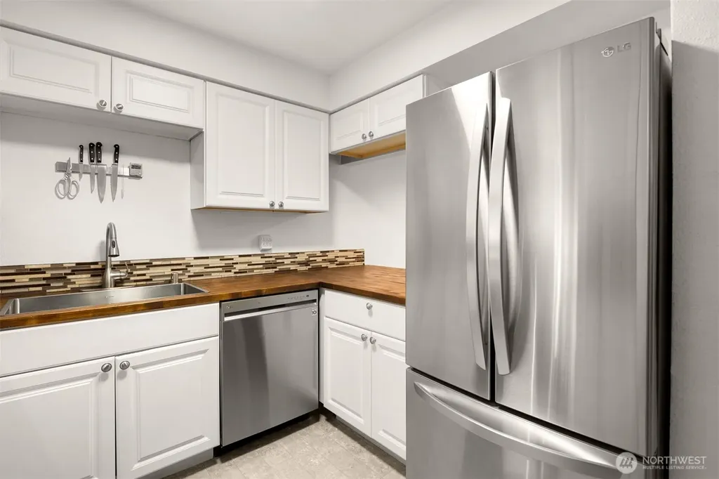 18200 73rd Avenue NE Kenmore WA 98028