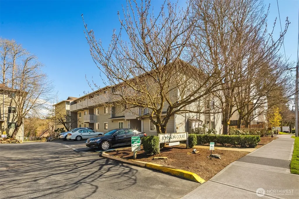 18200 73rd Avenue NE Kenmore WA 98028