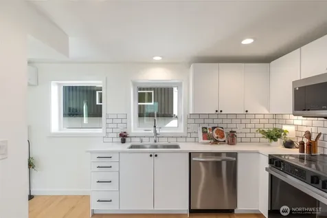 1556 S Pearl Street Seattle WA 98108