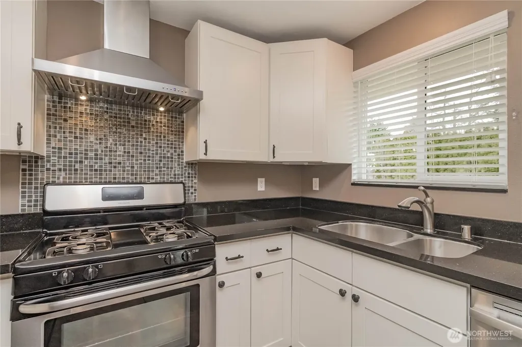 1060 Lynnwood Avenue NE Renton WA 98056