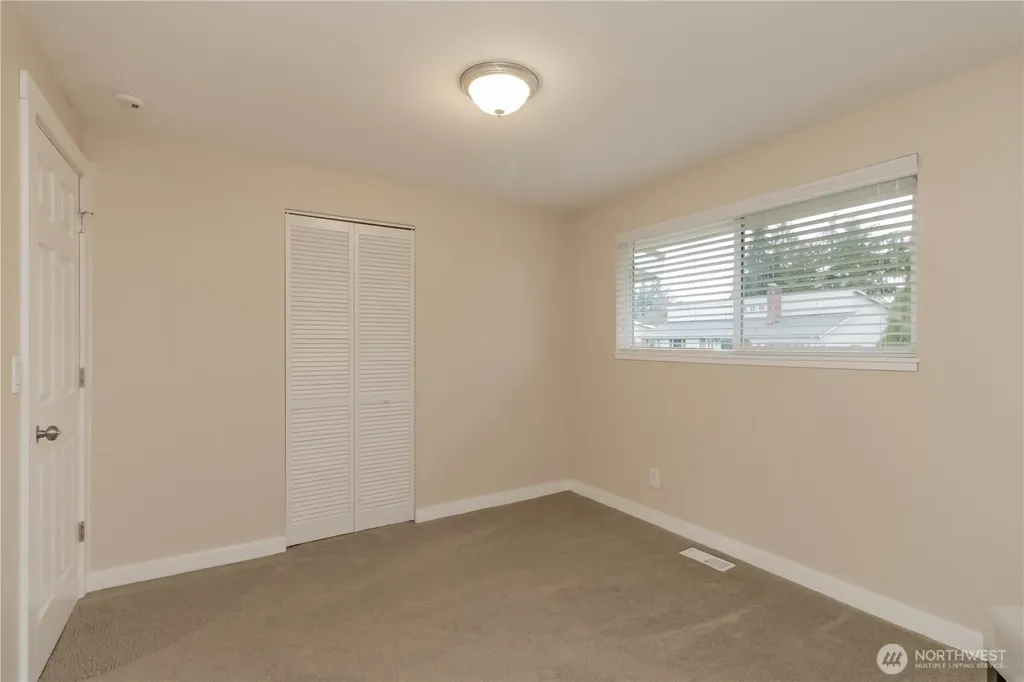 1060 Lynnwood Avenue NE Renton WA 98056