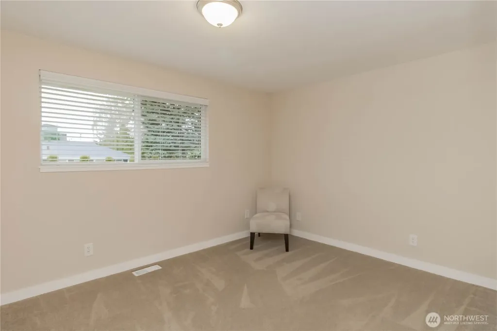1060 Lynnwood Avenue NE Renton WA 98056