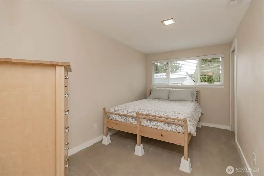 1060 Lynnwood Avenue NE Renton WA 98056