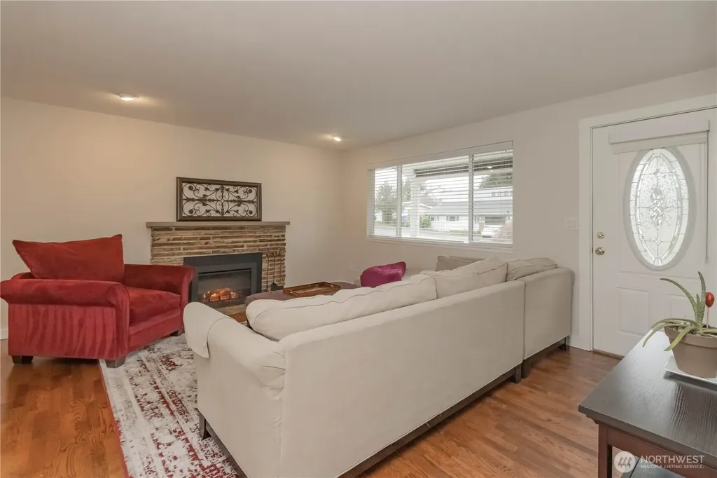 1060 Lynnwood Avenue NE Renton WA 98056