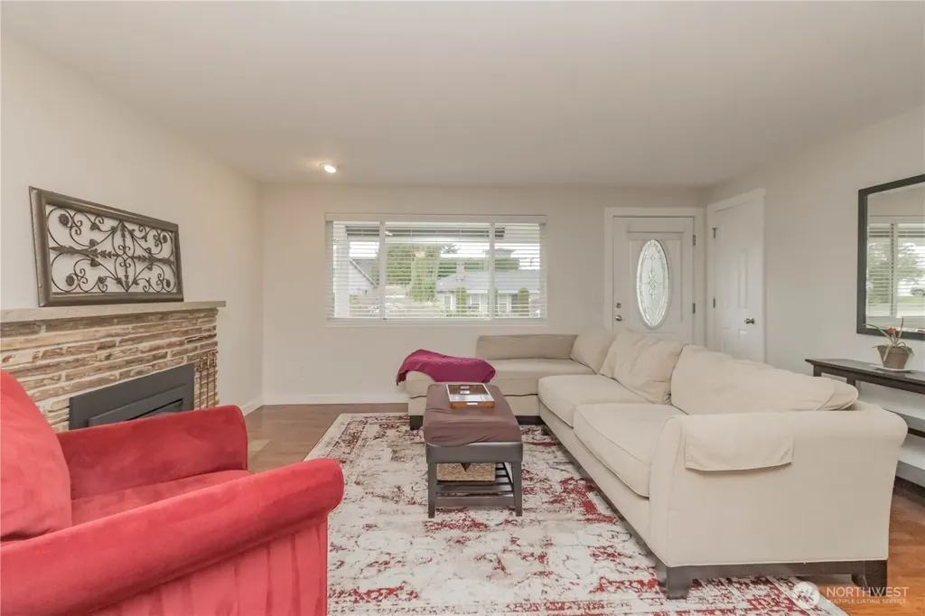 1060 Lynnwood Avenue NE Renton WA 98056