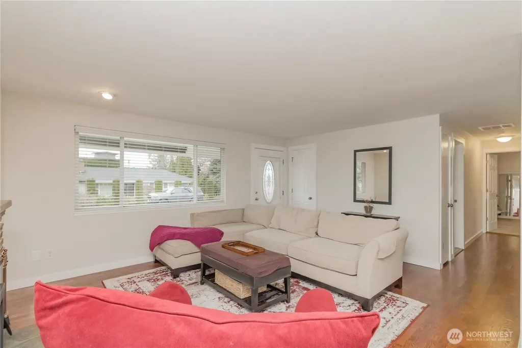 1060 Lynnwood Avenue NE Renton WA 98056