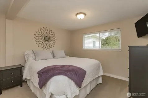 1060 Lynnwood Avenue NE Renton WA 98056