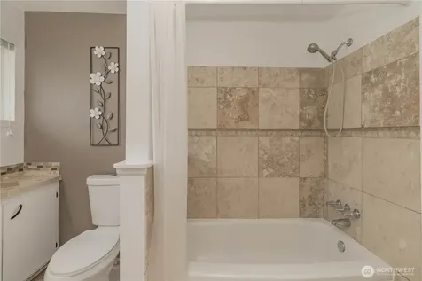 1060 Lynnwood Avenue NE Renton WA 98056