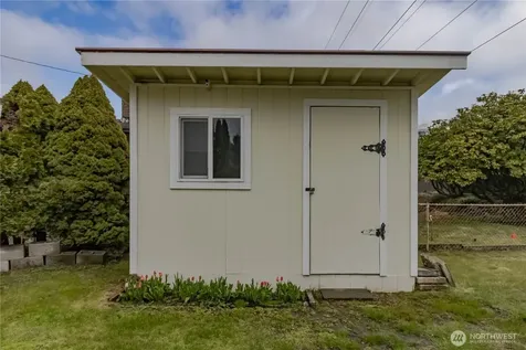 1060 Lynnwood Avenue NE Renton WA 98056
