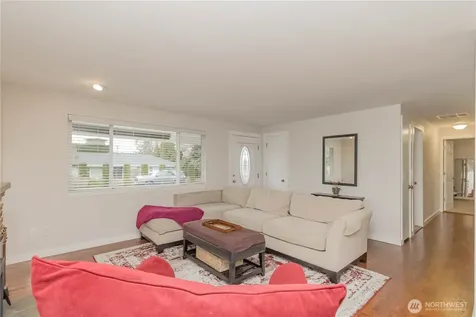 1060 Lynnwood Avenue NE Renton WA 98056