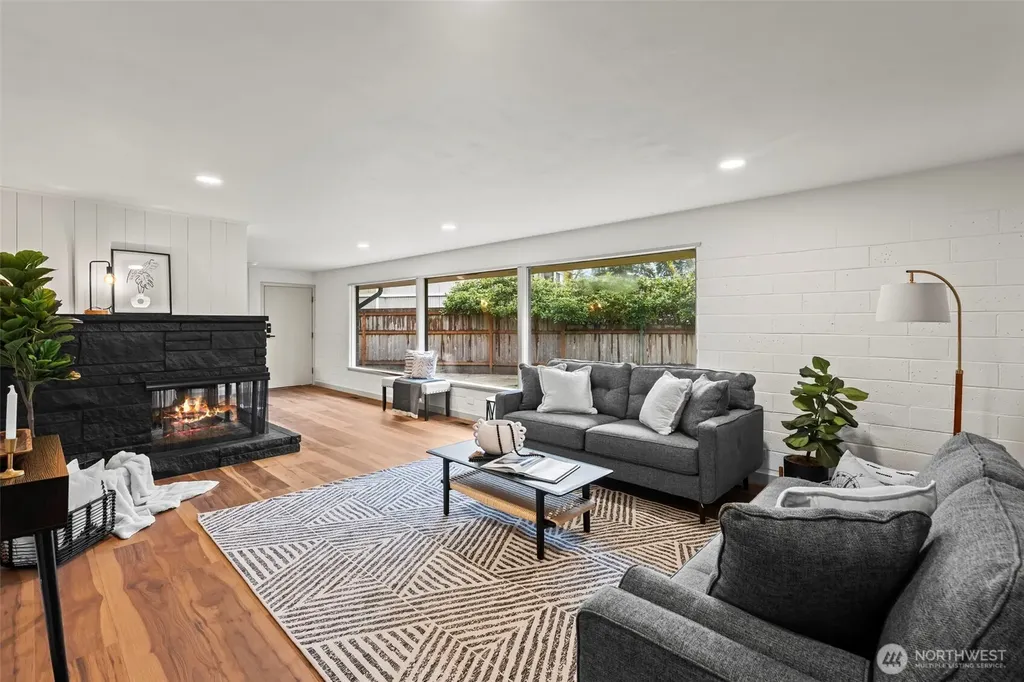 12702 Dubois SW Lakewood WA 98498