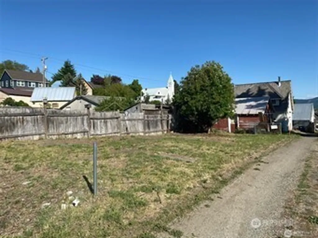 200 E Arizona Avenue Roslyn WA 98941