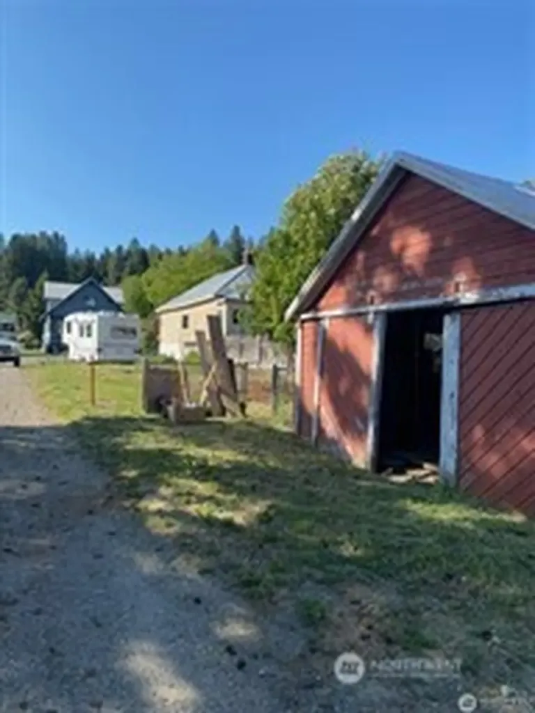 200 E Arizona Avenue Roslyn WA 98941