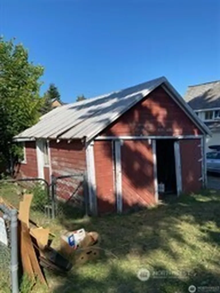 200 E Arizona Avenue Roslyn WA 98941