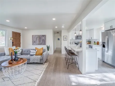 18 232nd Place SW Bothell WA 98021