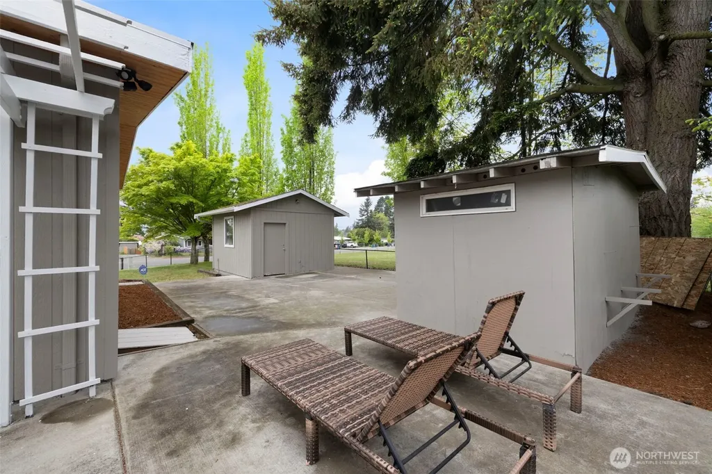 2502 NE 7th Street Renton WA 98056