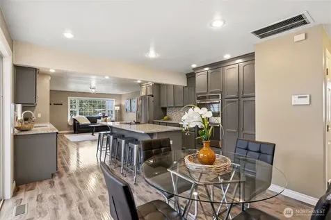 2502 NE 7th Street Renton WA 98056
