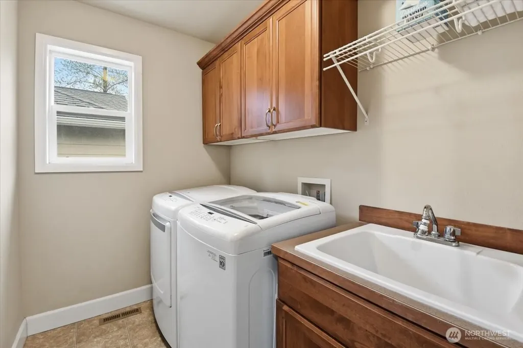 26050 SE 23rd Place Sammamish WA 98075