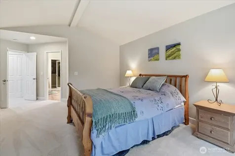 26050 SE 23rd Place Sammamish WA 98075