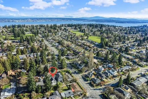 7511 41st Avenue NE Seattle WA 98115