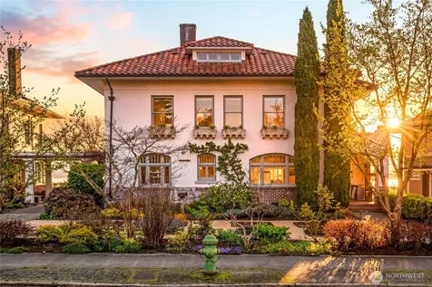2844 Cascadia Avenue S Seattle WA 98144