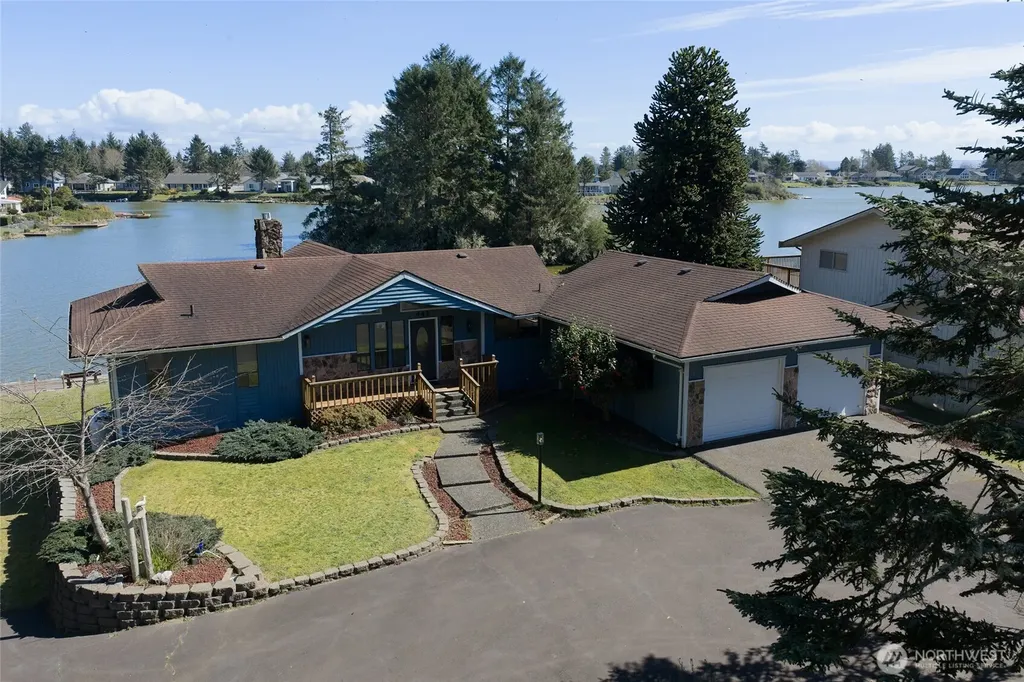 442 Mud Hen Loop SE Ocean Shores WA 98569