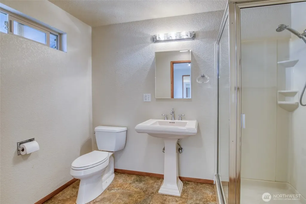 442 Mud Hen Loop SE Ocean Shores WA 98569