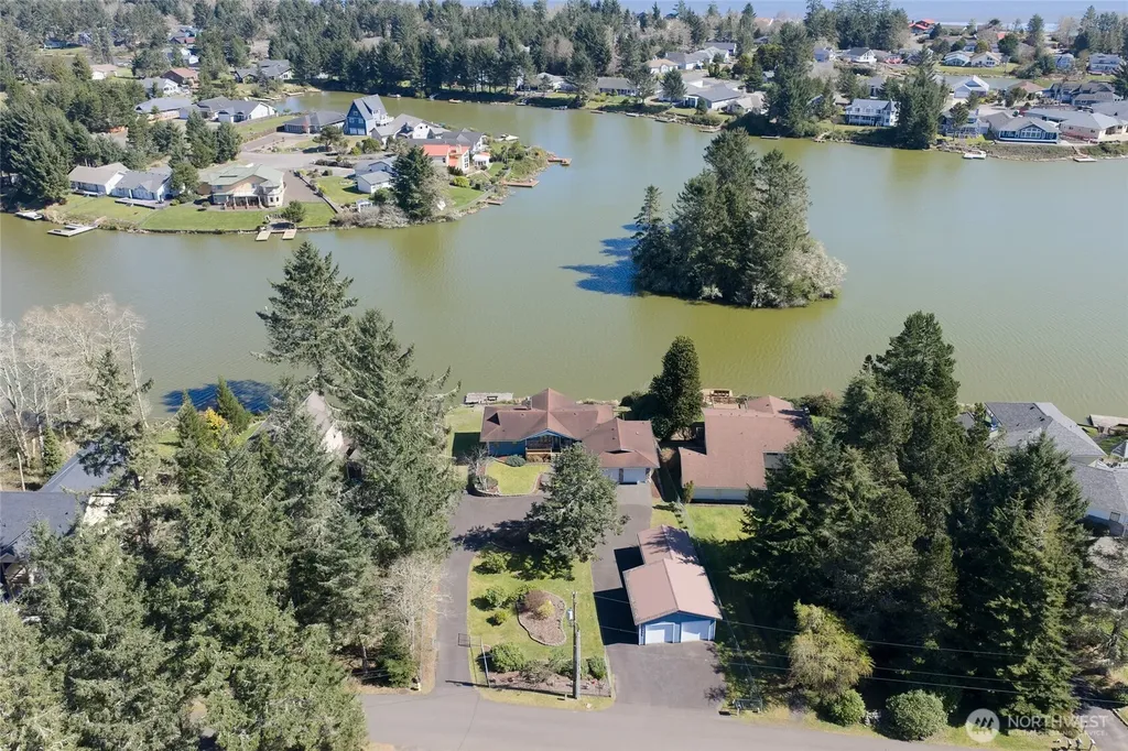 442 Mud Hen Loop SE Ocean Shores WA 98569