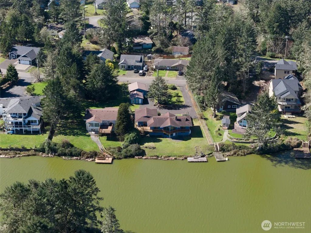442 Mud Hen Loop SE Ocean Shores WA 98569