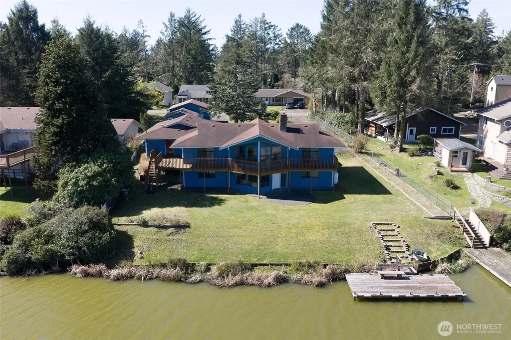 442 Mud Hen Loop SE Ocean Shores WA 98569
