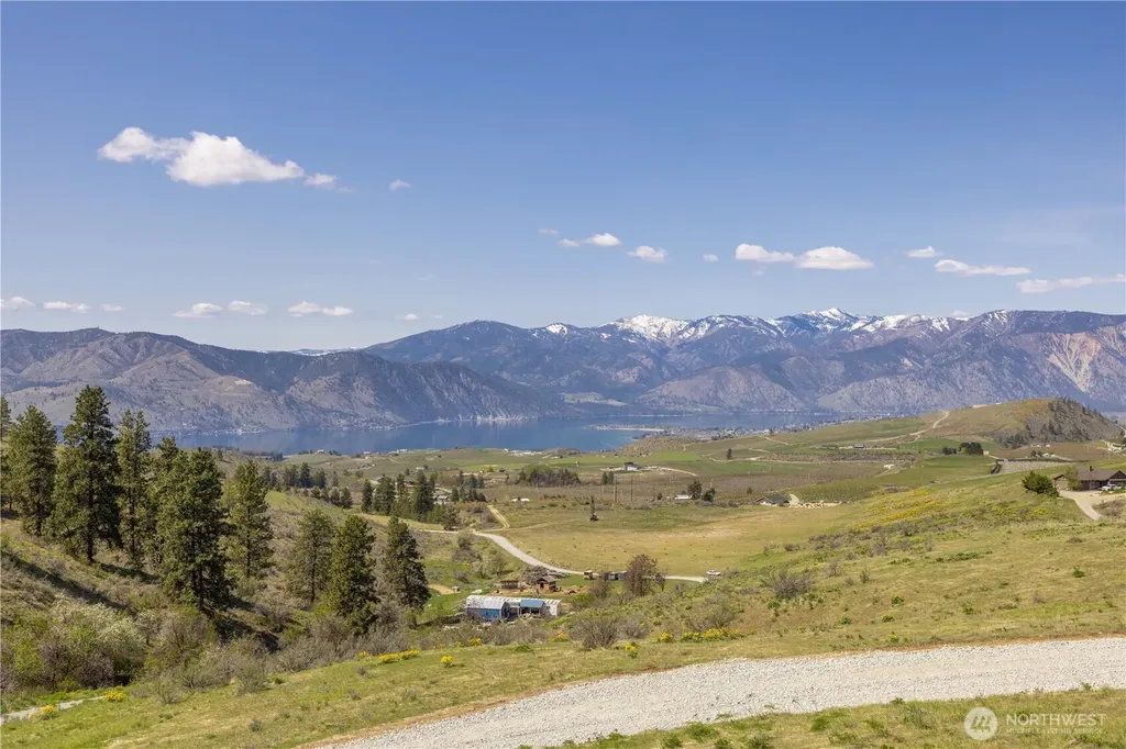 139 Mountain Ridge Lane Chelan WA 98816