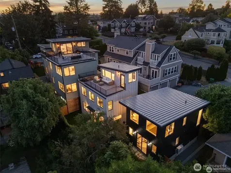 2528 27th Avenue W Seattle WA 98199