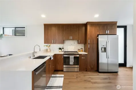 2528 27th Avenue W Seattle WA 98199