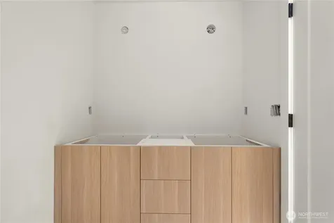 1138 NW 57th Street Seattle WA 98107