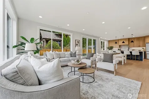 529 SE Bush Street Issaquah WA 98027