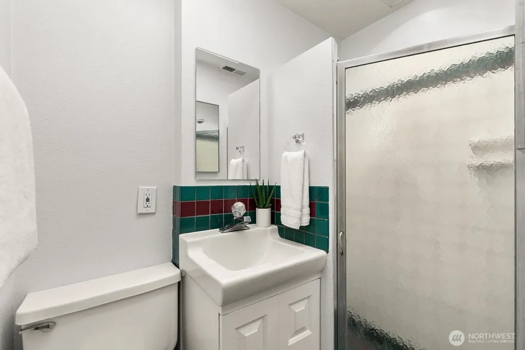 3835 25th Avenue W Seattle WA 98199
