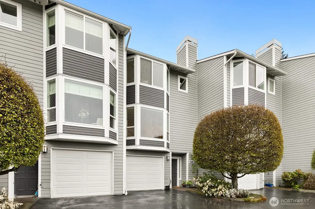 3835 25th Avenue W Seattle WA 98199