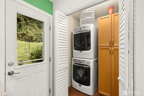 3835 25th Avenue W Seattle WA 98199