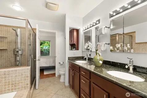 3835 25th Avenue W Seattle WA 98199