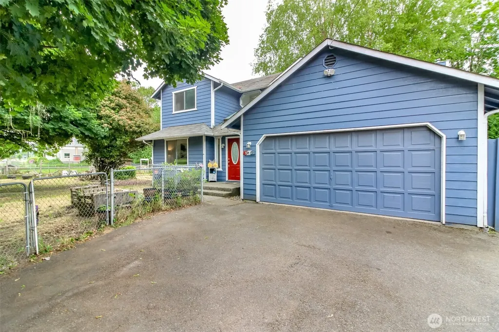 2426 E Pioneer Puyallup WA 98372