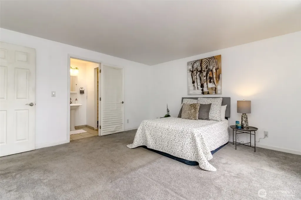 2426 E Pioneer Puyallup WA 98372