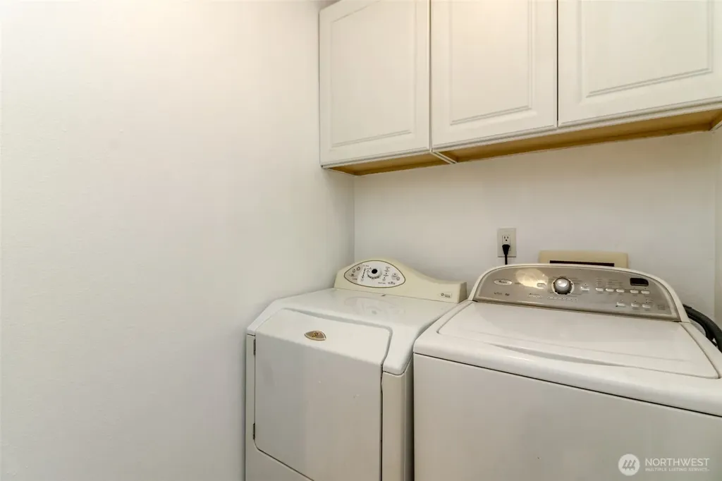 2426 E Pioneer Puyallup WA 98372