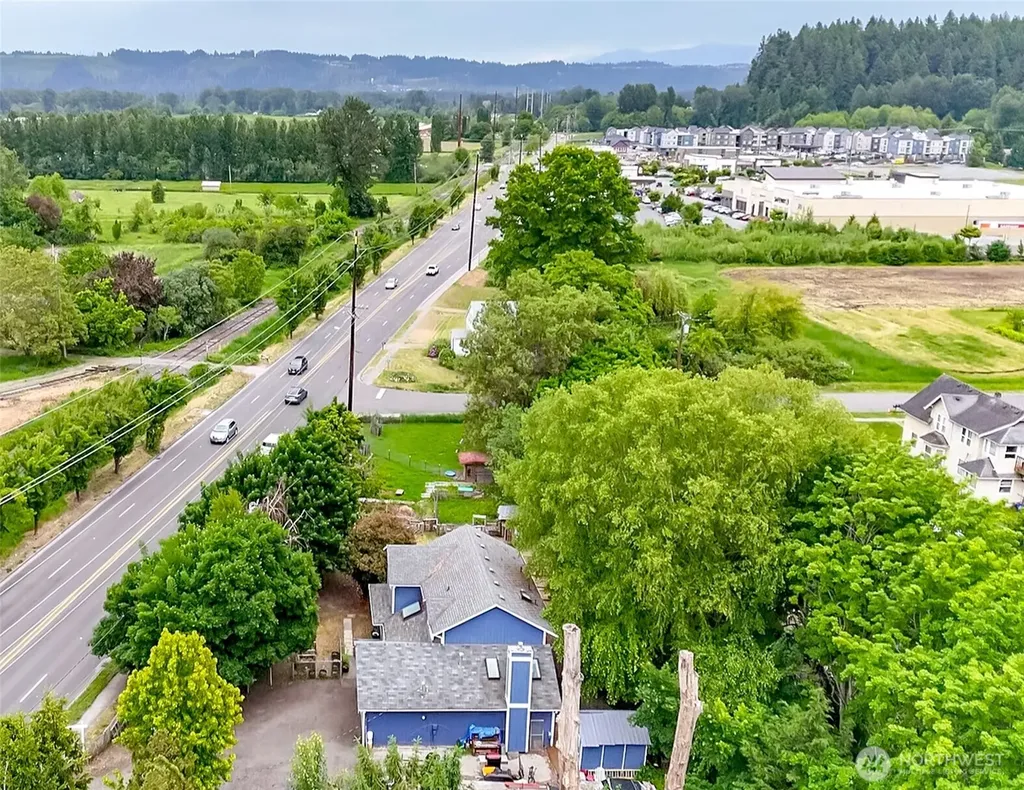 2426 E Pioneer Puyallup WA 98372