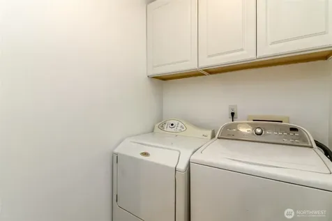 2426 E Pioneer Puyallup WA 98372