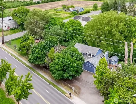 2426 E Pioneer Puyallup WA 98372