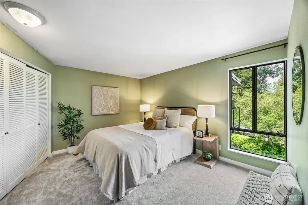 2360 43rd Ave E Seattle WA 98112