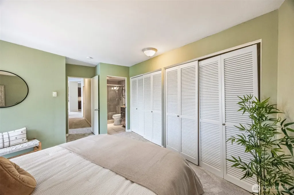 2360 43rd Ave E Seattle WA 98112