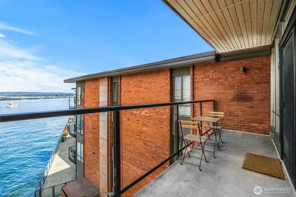 2360 43rd Ave E Seattle WA 98112