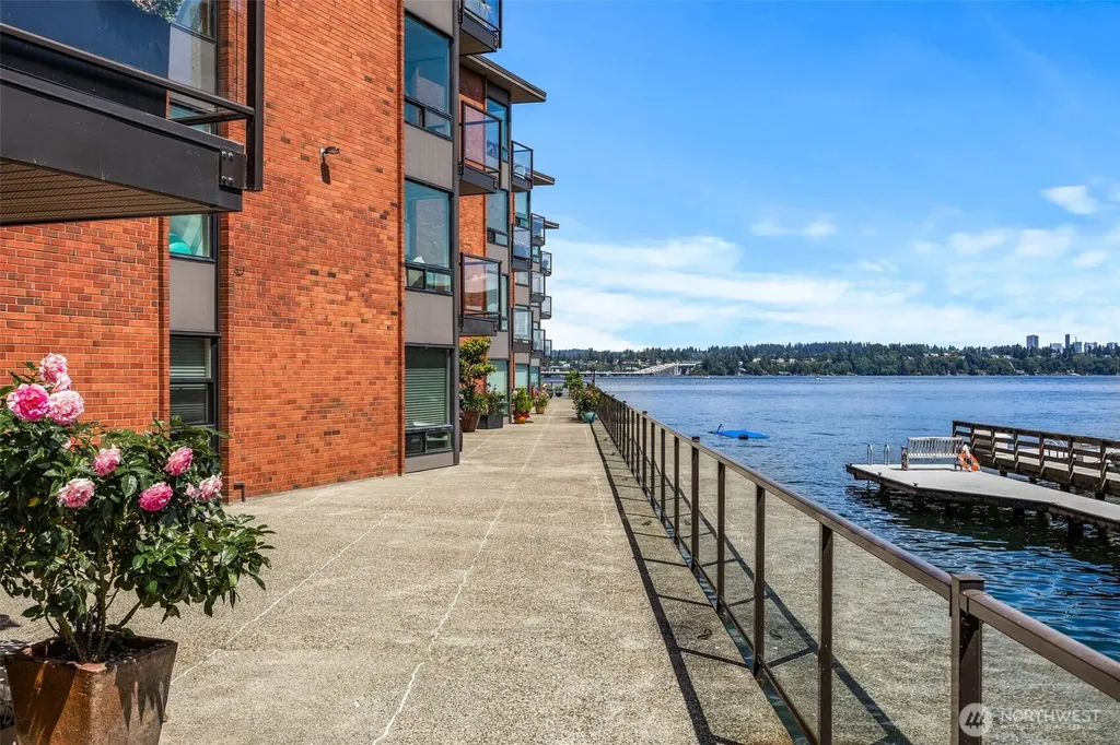 2360 43rd Ave E Seattle WA 98112