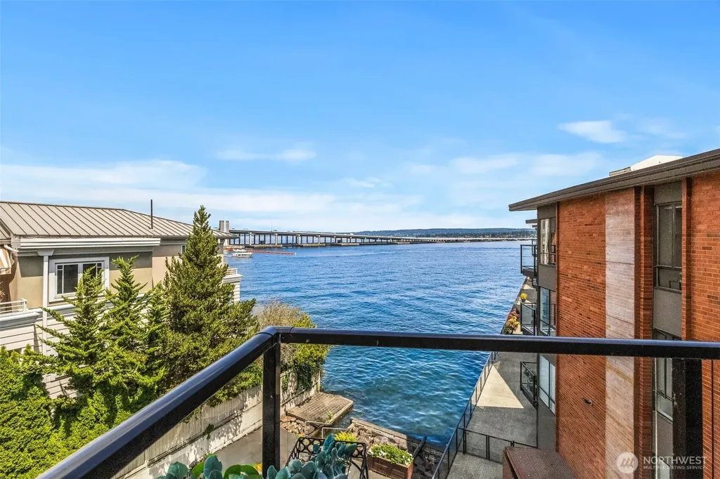 2360 43rd Ave E Seattle WA 98112